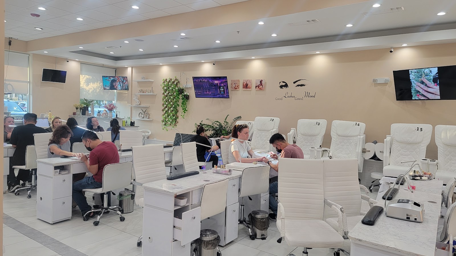 Majestic Nail & Lash nail work in Lakewood, Colorado